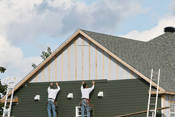 Professional Siding Contractor technician working in Moscow, PA